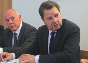 Jean-Christophe Klein, le directeur général des services de la CCIT 54, et Raphaël Bartolt, le préfet de Meurthe-et-Moselle, ont fait un point d’étape sur le récent dispositif Drive Emploi, une expérimentation jugée unique au service de l’emploi local.