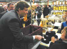 Arnaud Montebourg, le ministre du Redressement productif, est venu vanter les mérites du «Made in France» à l’occasion de sa visite dans les Vosges à la fin du mois de février.