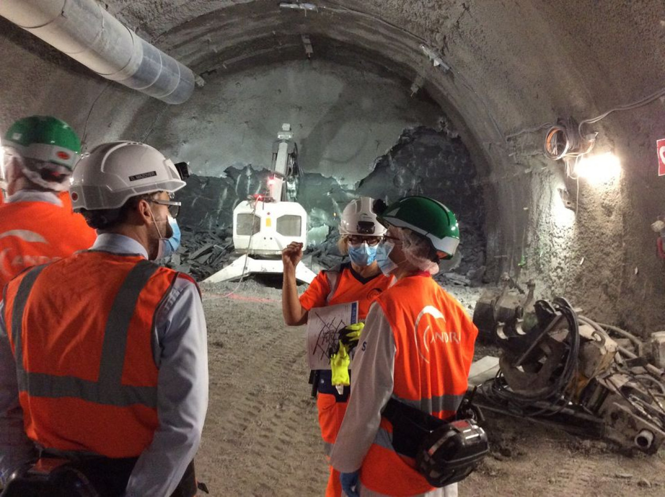 (c) : Préfecture de Meuse. Le laboratoire souterrain de Bure, ici lors de la visite de la préfète de la Meuse Pascal Trimbach en septembre dernier, accueillera les déchets nucléaires les plus dangereux de l'Hexagone