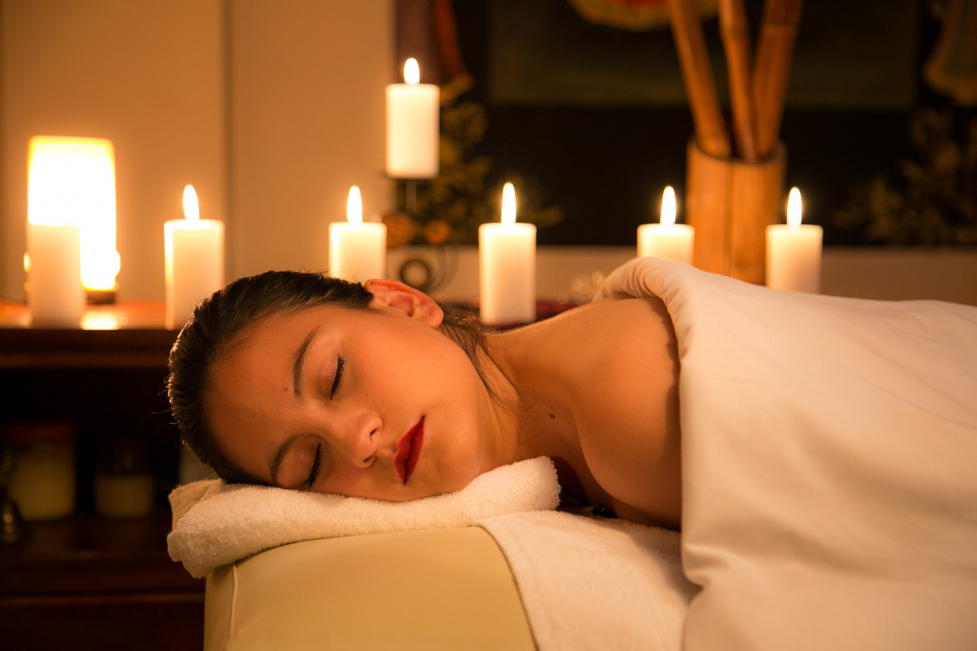 Karine Génot utilise une huile de massage 100 % naturelle et fabriquée par la gérante elle-même. 
