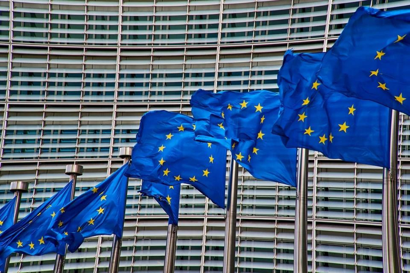 «La pandémie de covid-19 représente, pour l’économie mondiale et celle de l’UE, un choc d’une très grande ampleur, aux conséquences économiques et sociales très graves», assure la Commission européenne.