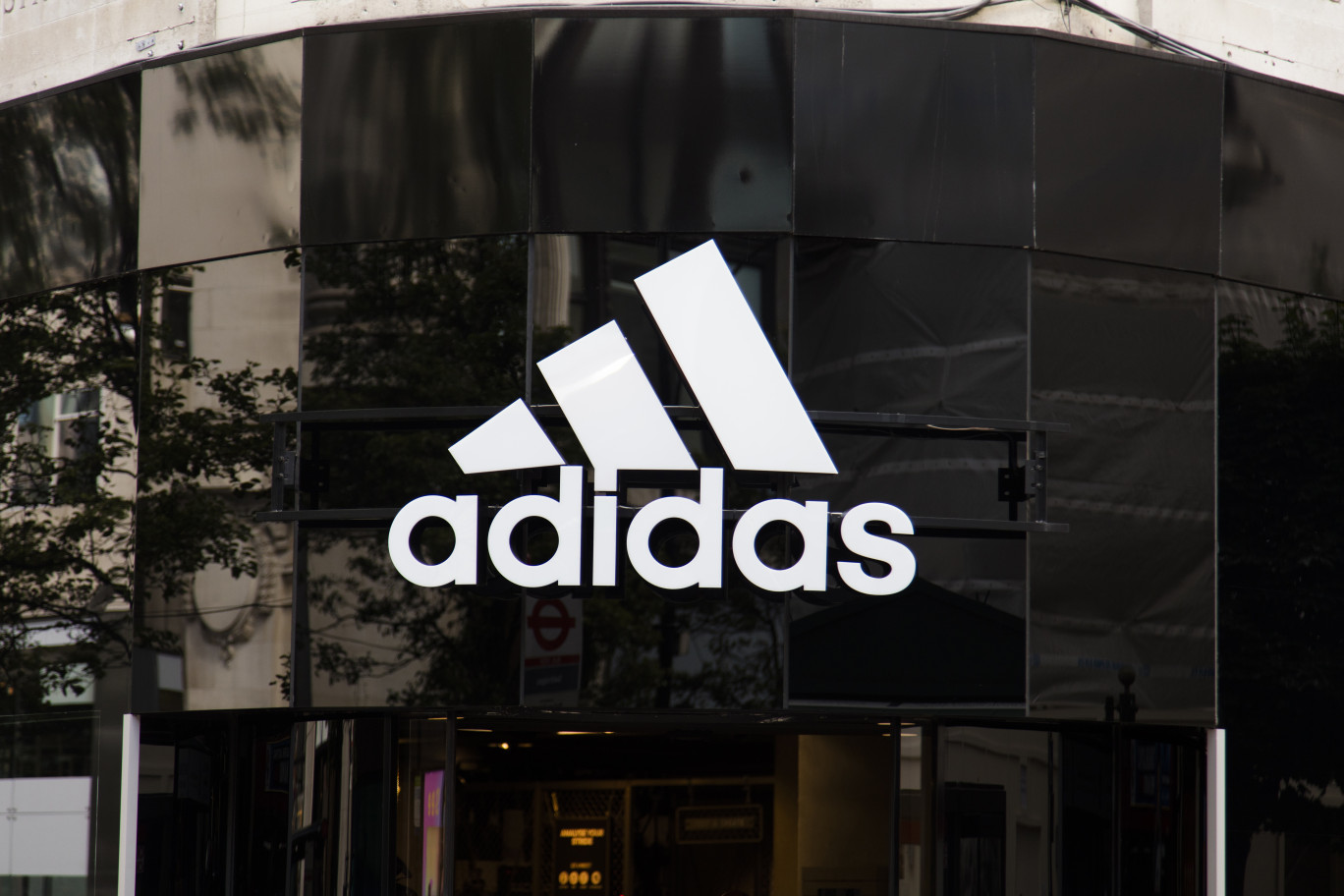 Une boutique Adidas s’installe bientôt au centre commercial Waves