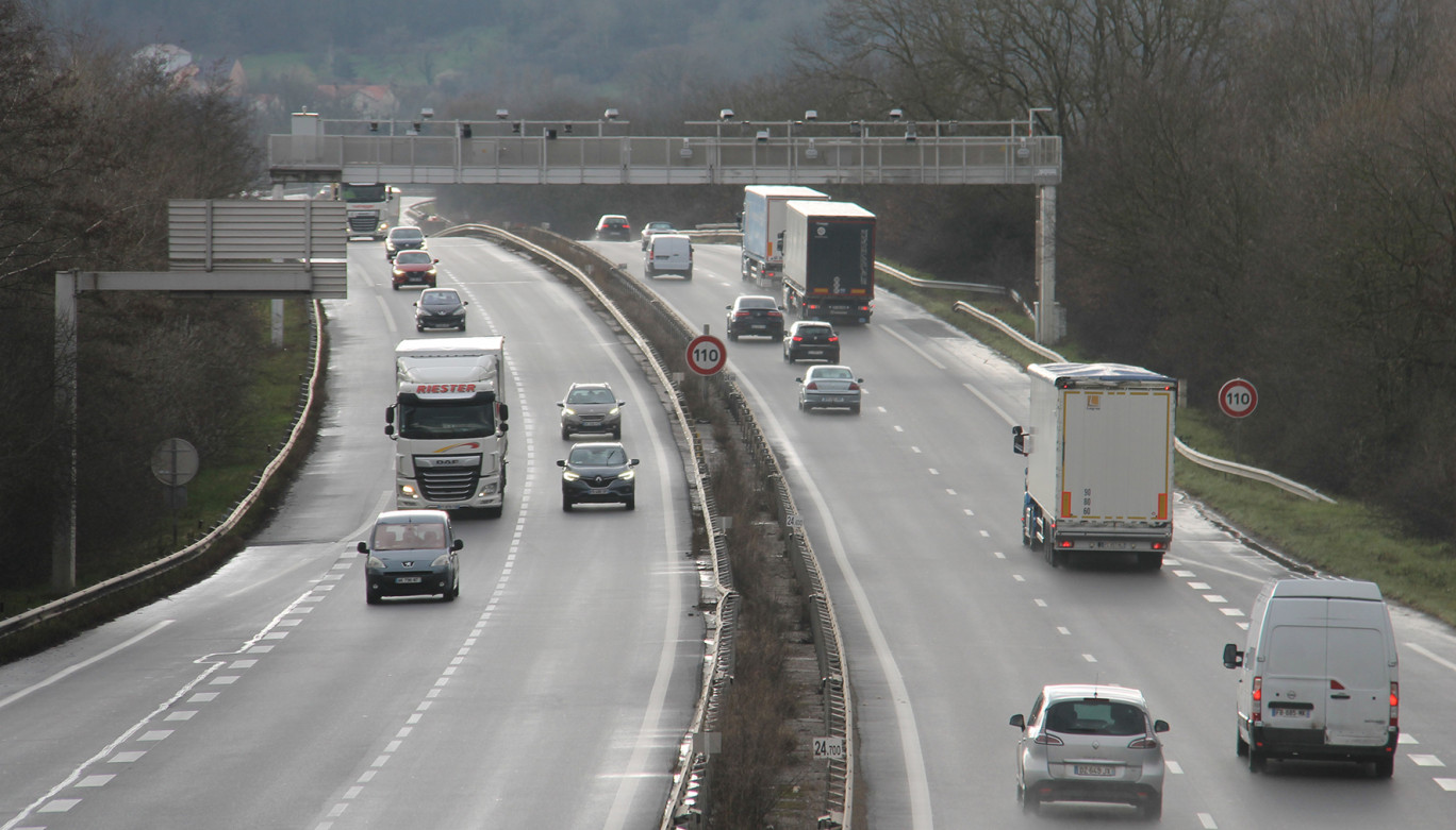 Si l’Alsace pourra mettre en œuvre une écotaxe sur les poids lourds en 2024, ce n’est pas encore le cas en Lorraine. La crainte est de voir le trafic routier augmenter sur les axes lorrains. 