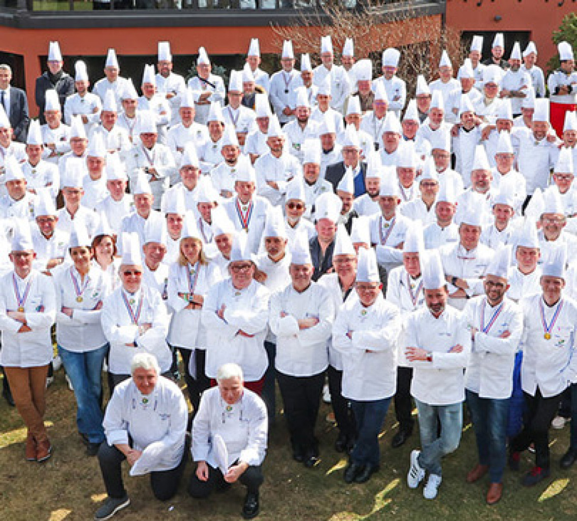 (c) : Maîtres cuisiniers de France