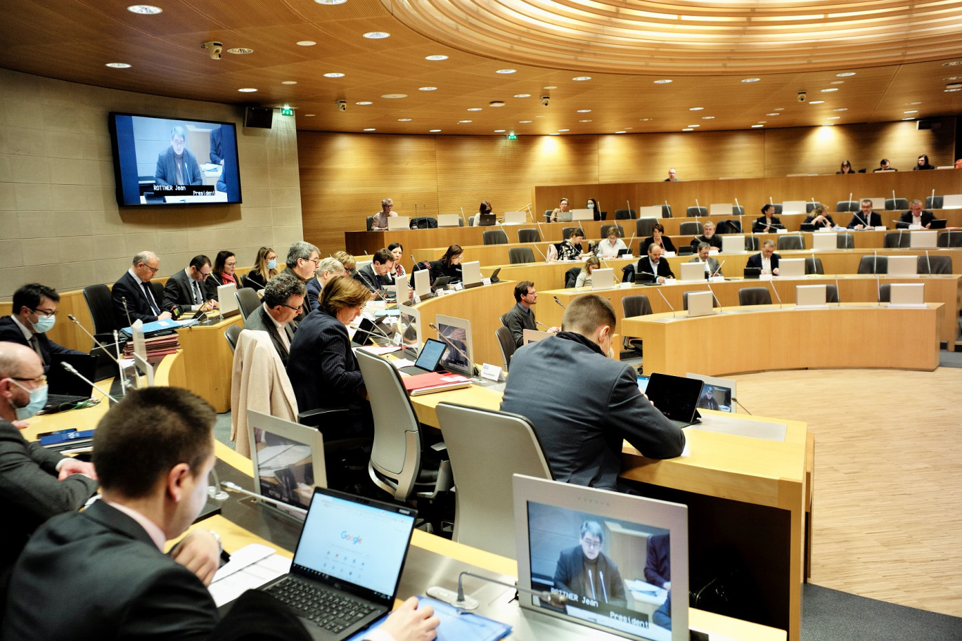 La commission permanente réunie à Strasbourg. © Stadler – Région Grand Est.