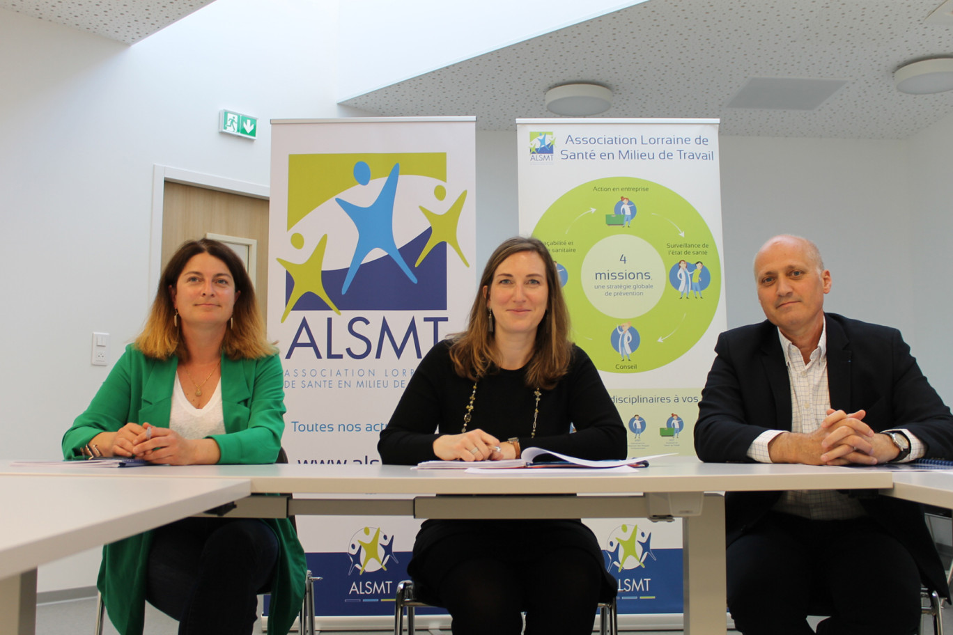 Carole Grandjean, députée de Meurthe-et-Moselle entourée de Denis Renaud, directeur général de l’ALSMT et de Lucie Dumas, médecin coordinateur pour l’ALSMT.