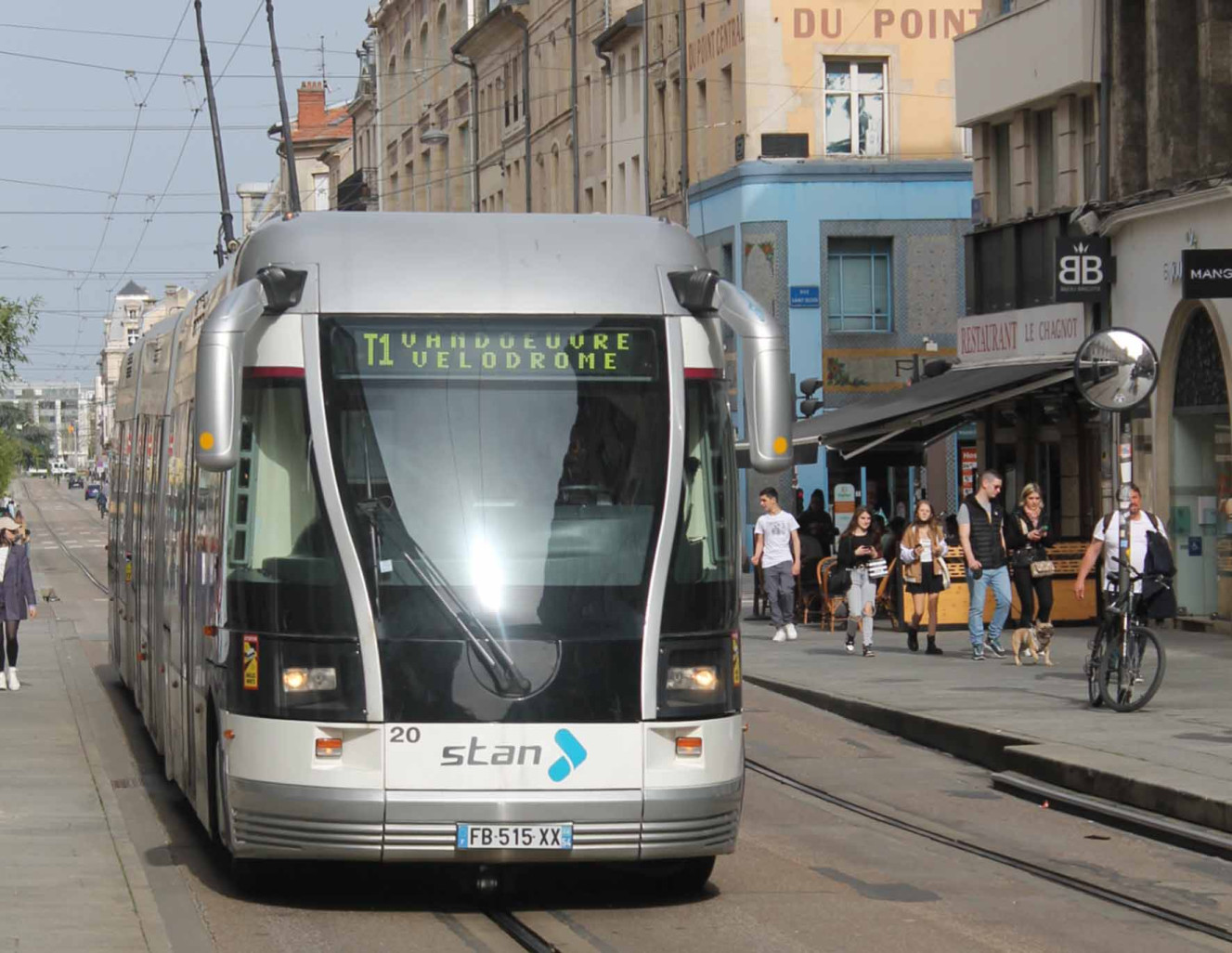 Le tram remonte la pente à Vandoeuvre