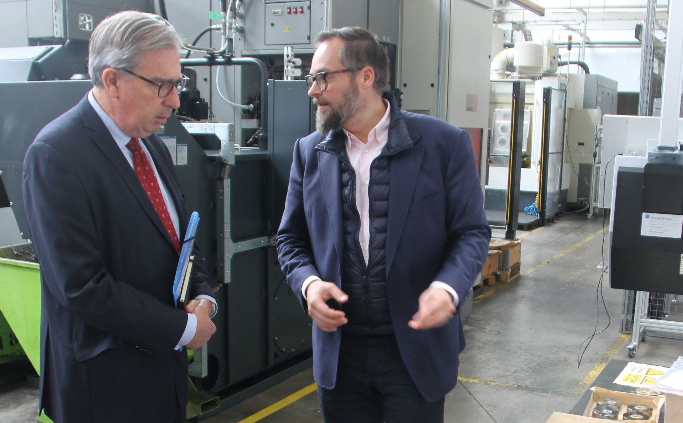 Arnaud Cochet, le préfet de Meurthe-et-Moselle, s’est rendu au cœur de l’entreprise Hydroleduc d’Azerailles la semaine dernière dans le cadre du plan France 2030.