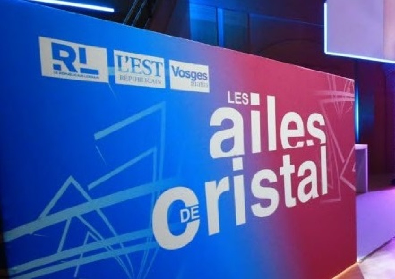 Les 54 des Ailes de Cristal