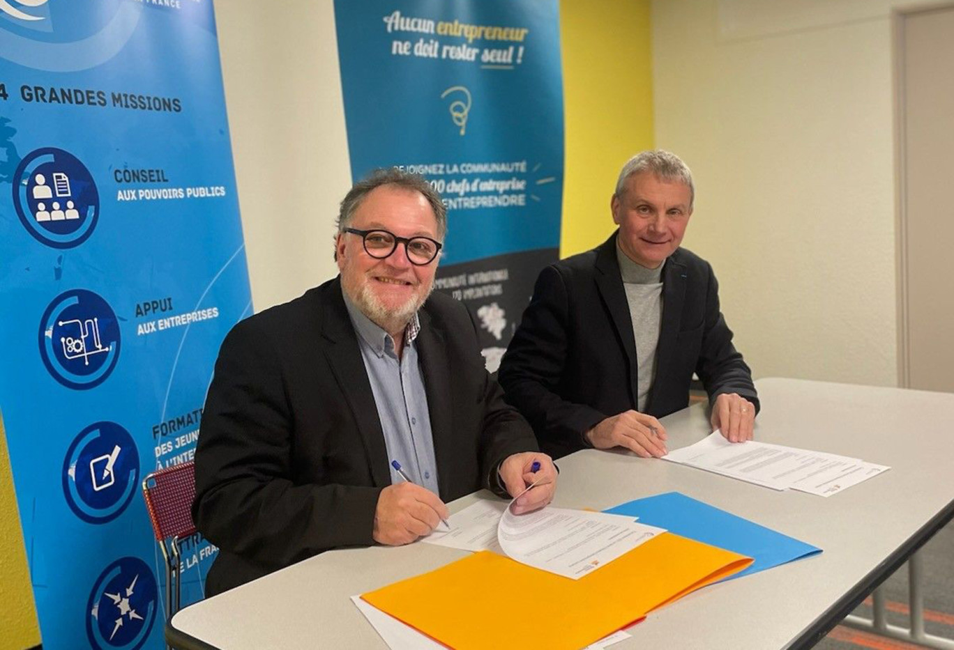 Patrick Zagel, président de Réseau Entreprendre Lorraine et Bruno Roth, président du comité lorrain des CCE de la France viennent de signer une convention. Objectif : accompagner les projets d’exportation des membres du réseau.