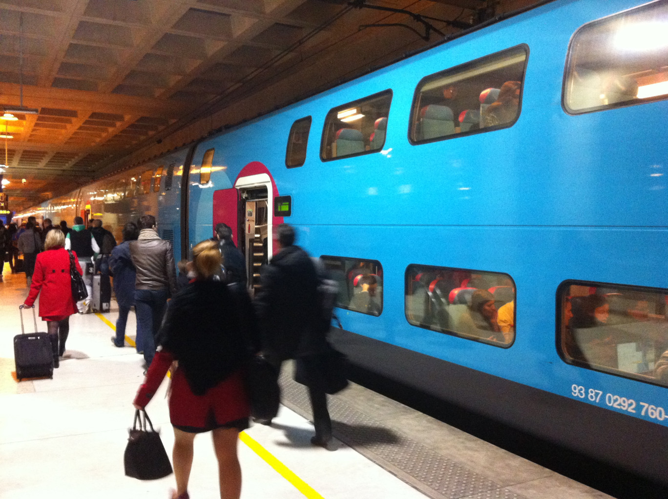 © : Olivier Razemon Depuis 2013, 110 millions de voyages ont été effectués dans les rames bleu et rose, Ouigo, de la SNCF aux tarifs avantageux.