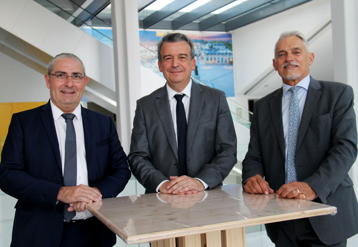 Olivier Salleron (au centre), président national de la FFB entouré d’Alban Vibrac, président de la Fédération du BTP 54 et Daniel Cerutti, son homologue de la FFB Grand Est.