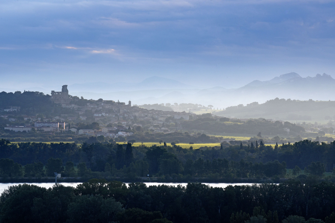 © Emmanuel Chandelier Châteauneuf-du-Pape, terre de vignes et de gastronomie.