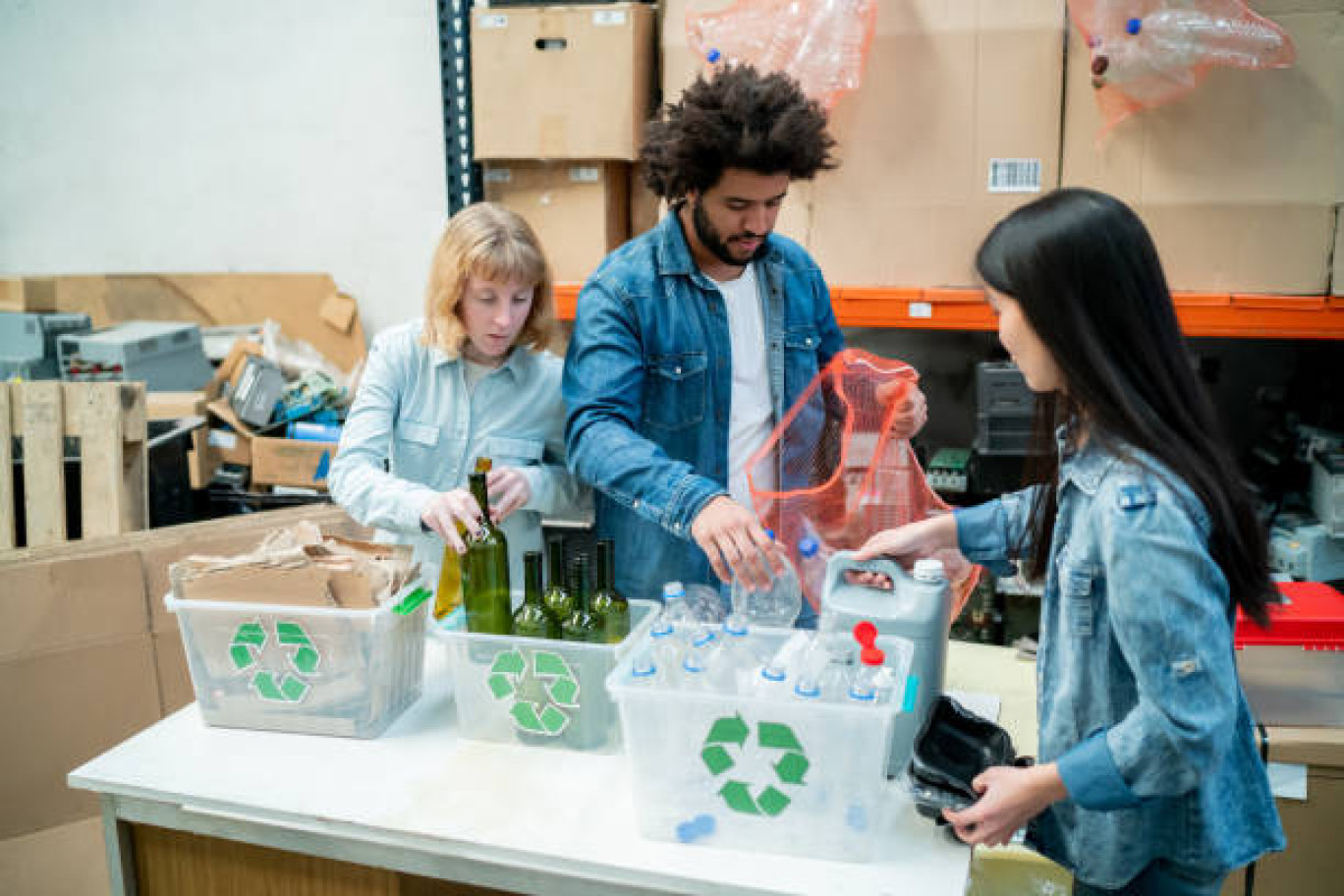 Les acteurs représentatifs de l’économie sociale et solidaire spécialistes du réemploi ont créé l’Union pour le Réemploi Solidaire afin de pérenniser ce modèle socio-économique.