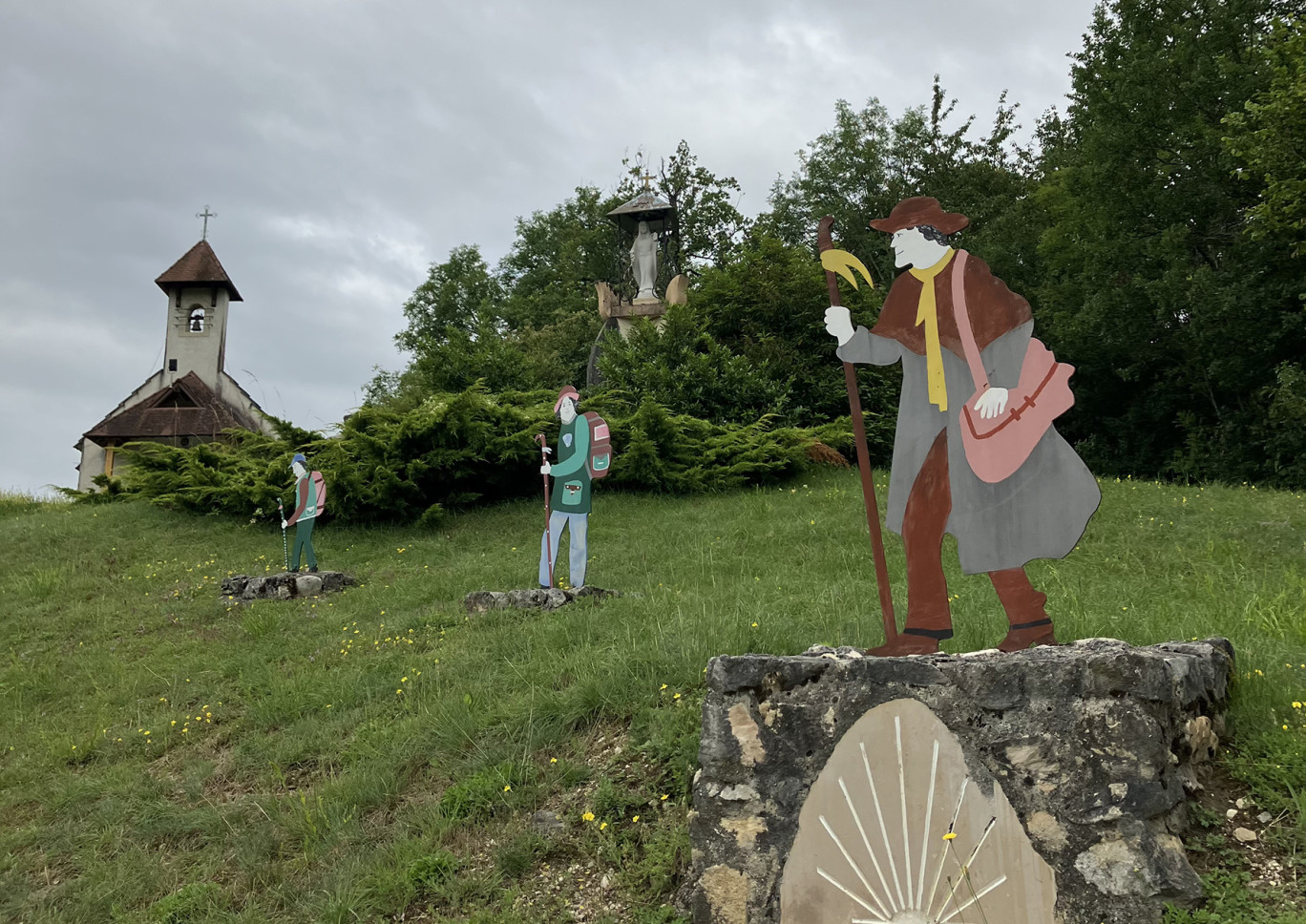 © HV Depuis quelques années, et en particulier depuis la crise sanitaire, l’itinérance a le vent en poupe. La fréquentation grandissante des chemins de Compostelle, que les randonneurs parcourent à pied pour 93 % d’entre eux, en est une parfaite illustration.