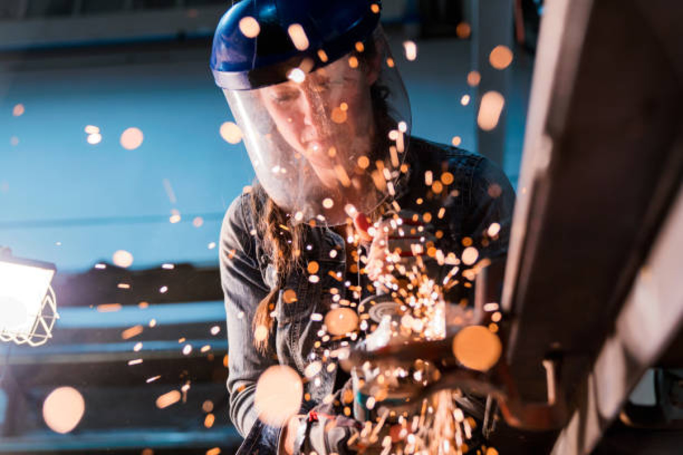 L'Afpa forme à de nombreux métiers en tension, comme ceux de l'industrie.