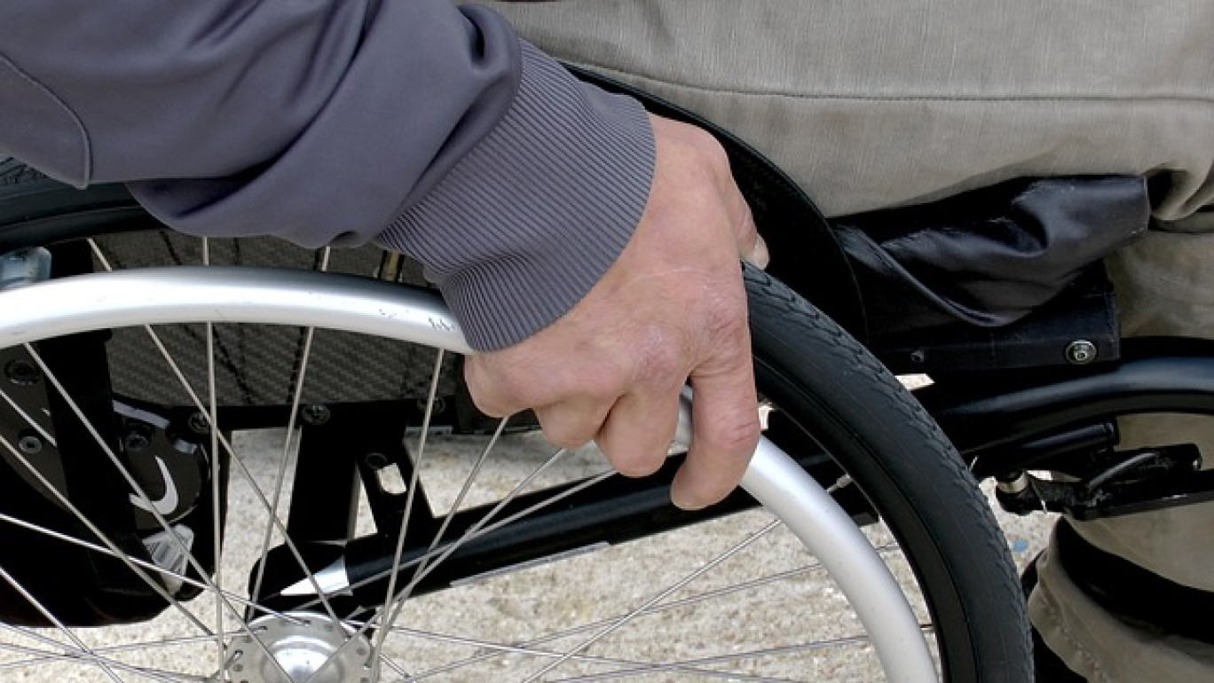 Tous les ERP ont l'obligation d'être accessibles aux personnes à mobilité réduite (PMR) ou en situation de handicap.