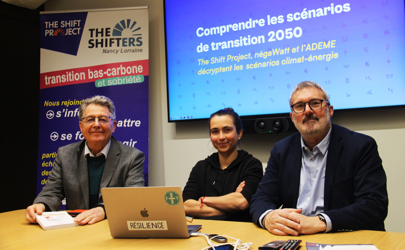 © Emmanuel Varrier. «Notre volonté est de devenir le site de référence sur la transition énergétique en France», assure Pauline Denis (au centre), cheffe de projet prospective au sein du Shift Projet lors de la présentation du portail Comprendre2050.fr le 26 février à Nancy.