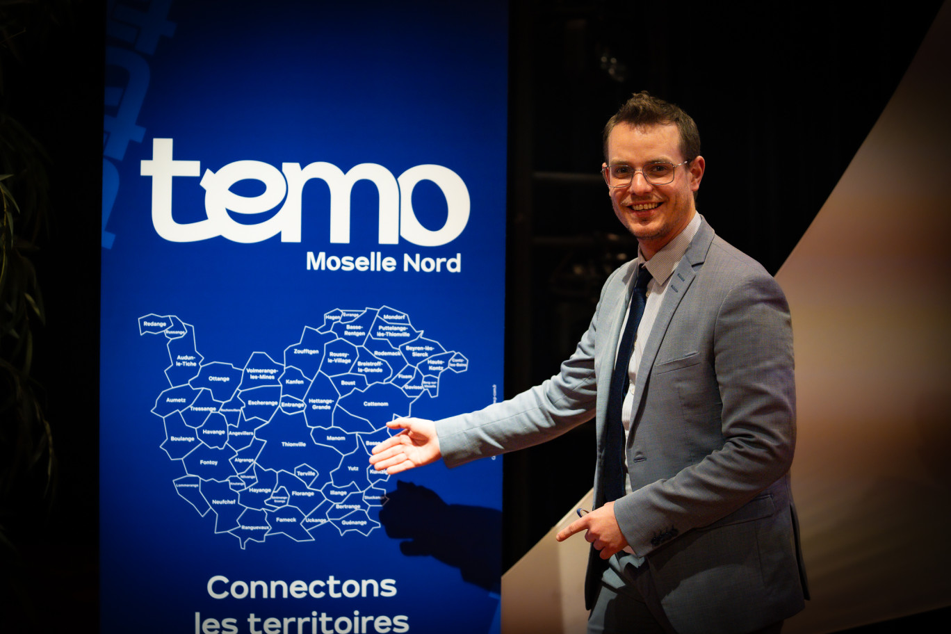 Le président du TeMo, Rémy Dick, présentant le schéma de mobilité. © TeMo