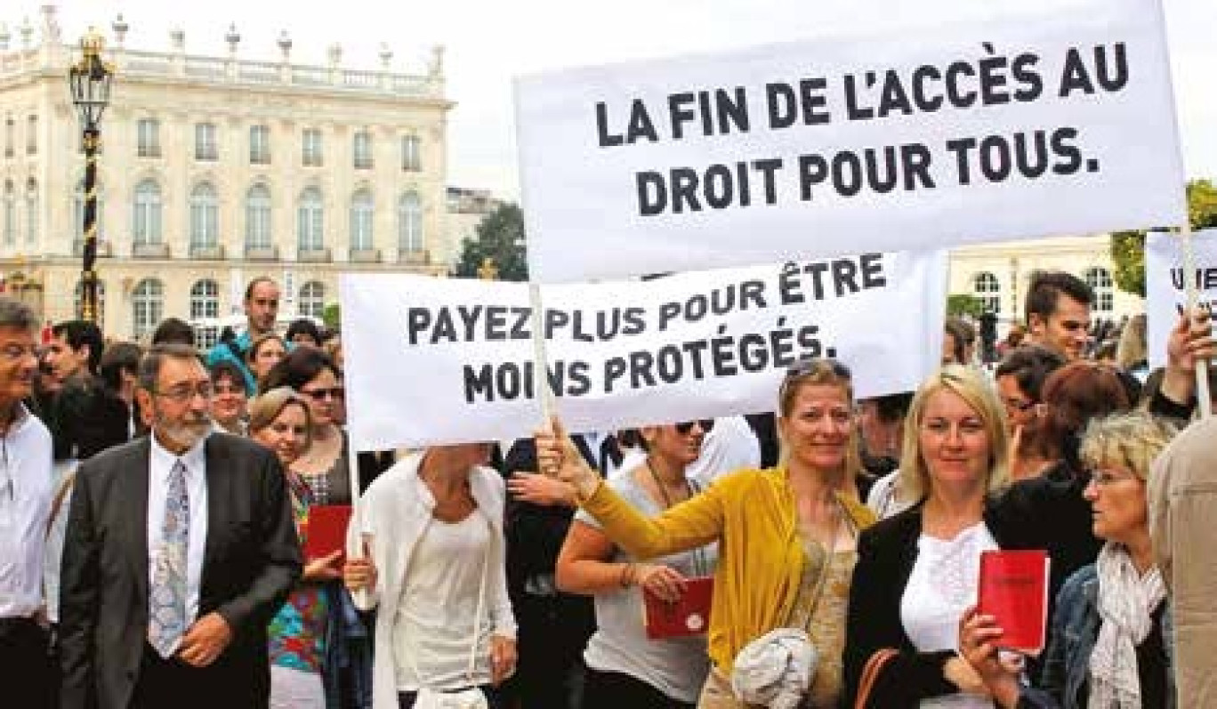 Notaires : touche pas à ma profession…