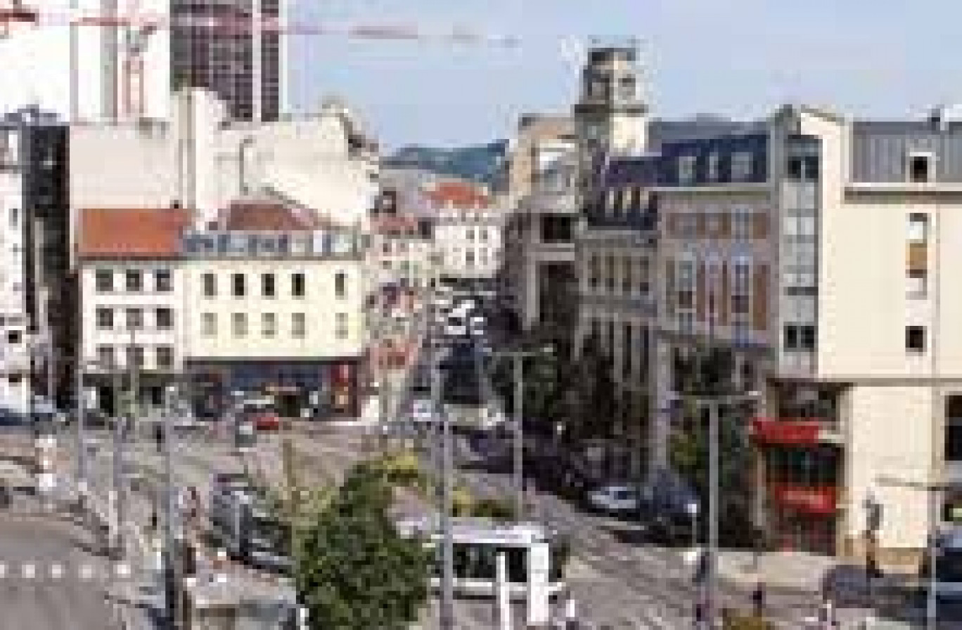 Les villes tirent la sonnette d’alarme sur l’impact de la baisse des dotations de l’État aux collectivités locales.