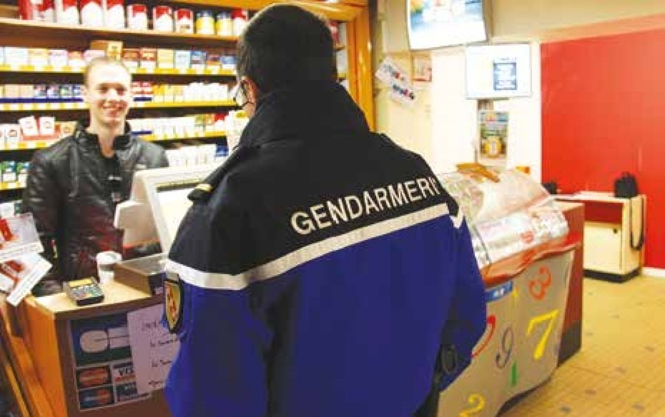 Le renforcement de la sécurité des buralistes grâce au référent sûreté de la Gendarmerie nationale est en marche en Meurthe-et-Moselle comme ici à Rosières-aux-Salines.