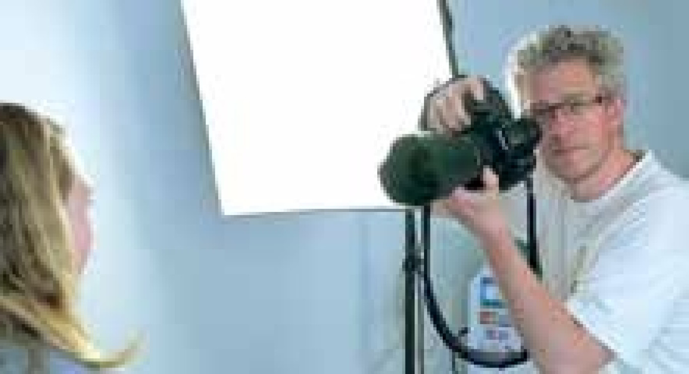 Adhérent à la CGPME et à l'Union des Photographes Professionnels, John Leroux souhaite «défendre le métier et les petits entrepreneurs».