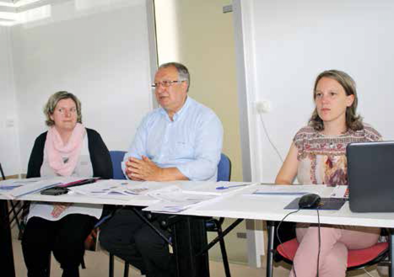 Michel Jubert, président de Meuse Initiative, entouré de Noémie Choppin, animatrice de la plateforme et Hélène Girard, chargée de la gestion administrative et financière.