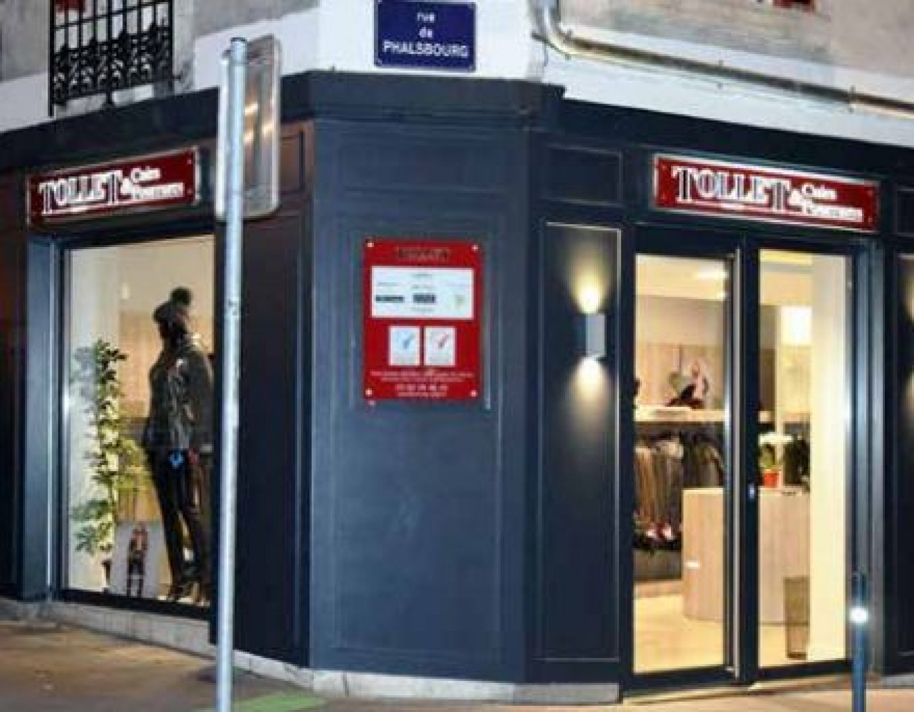Installée depuis 90 ans à Nancy la maison Tollet Cuirs & Fourrures vient de s’offrir une nouvelle jeunesse. La façade défraîchie a fait place à une devanture bien plus actuelle.