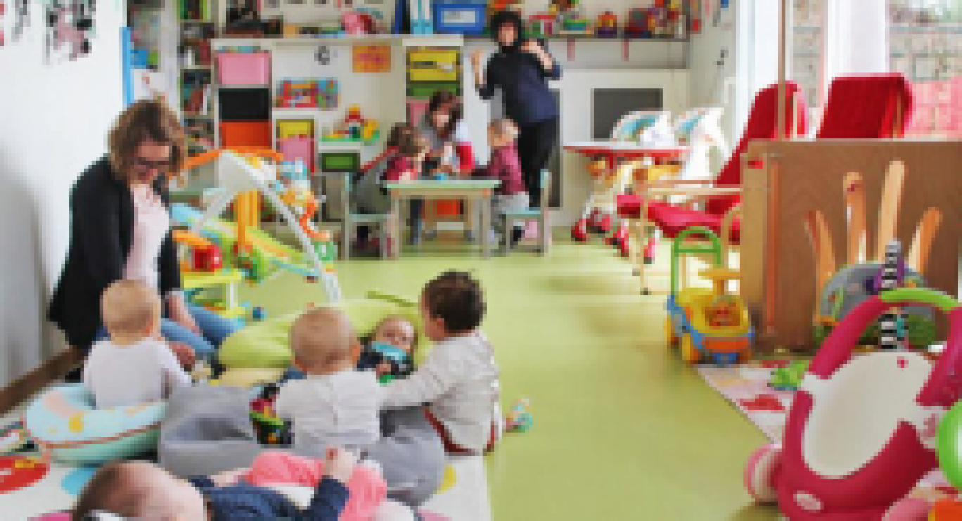 L’équipe de la micro-crèche accueille les enfants dans un environnement adapté et agréable.