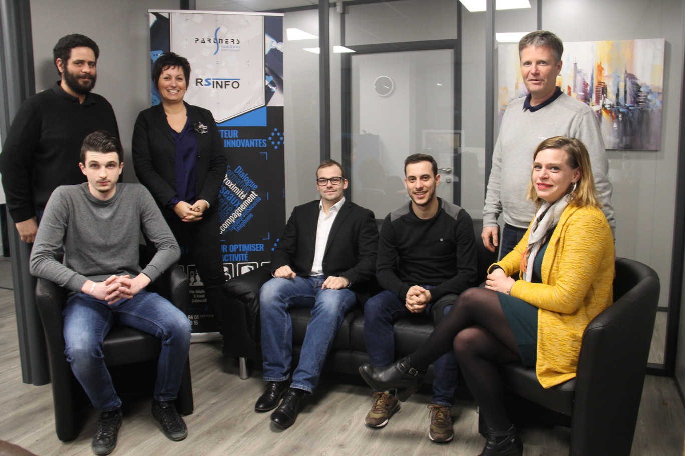 Le groupe Partners Solution, piloté par Gilles Becker (debout à droite) vient de s’installer sur le Technopôle Henri Poincaré à Vandœuvre-lès-Nancy.