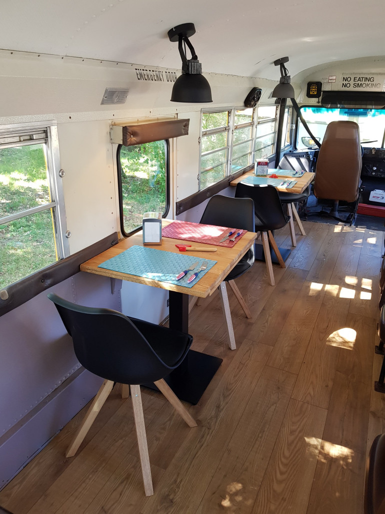 Un bus scolaire US pour déguster des pizzas !