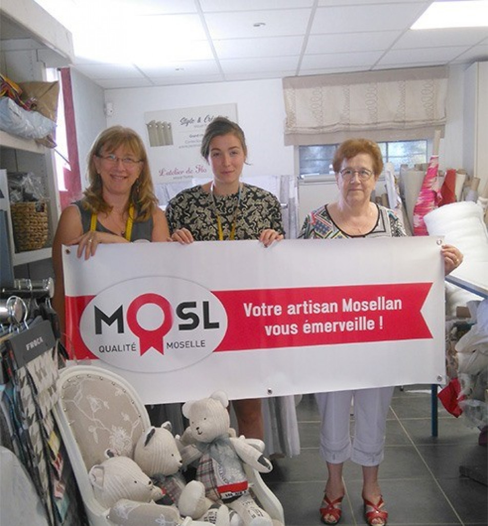 Sur la photo de gauche à droite Yvette, Florine et Enia, productrices porteuses du label Mosl.