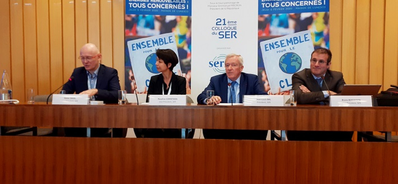 © Anne DAUBREE 
Les représentants du SER (de gauche à droite) : Xavier Daval ; Rosaline Corinthien ; Jean-Louis Bal, président du SER et Bruno Bensasson.