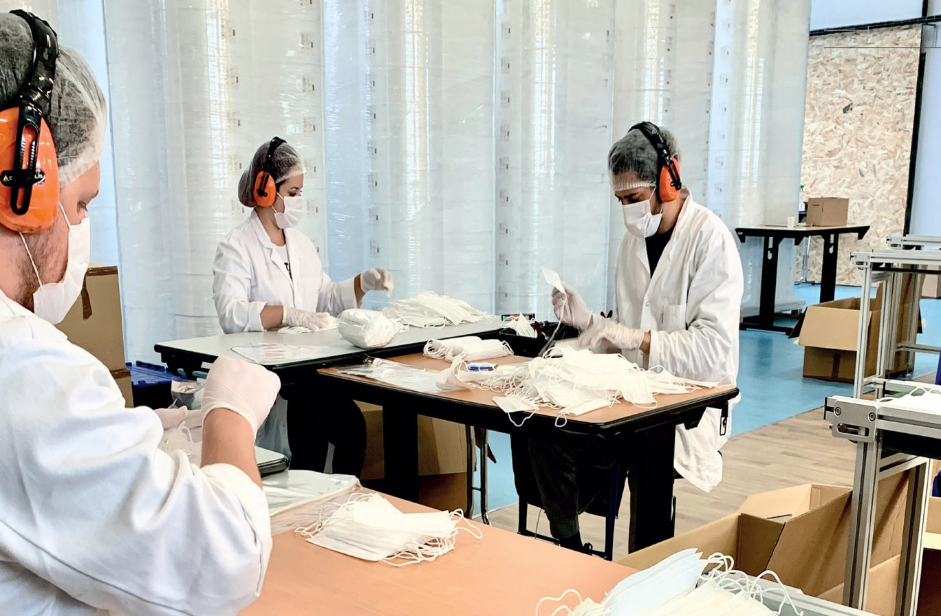 © : BMGS
L’unité de production de BMGS SAS de fabrication de masques est installée dans des locaux de l’aéropôle Grand Nancy Tomblaine. Capacité de production annoncée : quatre millions de masques par mois.