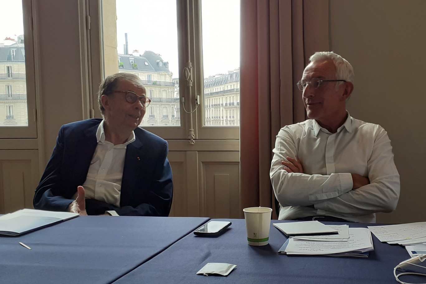 © Anne DAUBRÉE pour DSI
De gauche à droite, l’ancien président, Louis Schweitzer , et le nouveau président, Guillaume Pepy, d’Initiative France