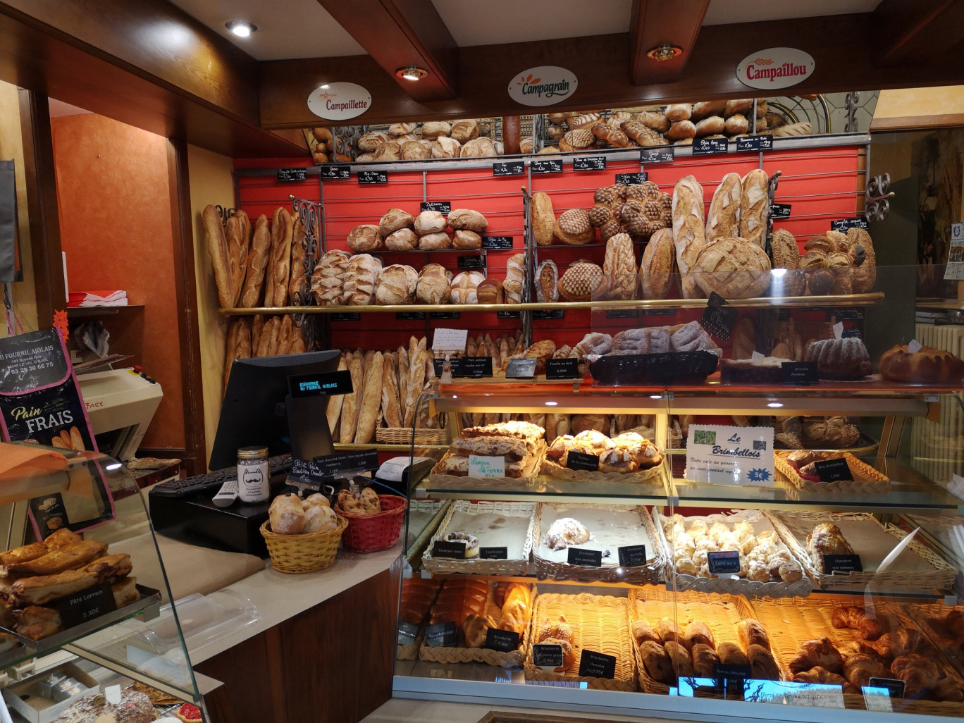 Au Fournil Ajolais propose une diversité de produits de qualité supérieure.