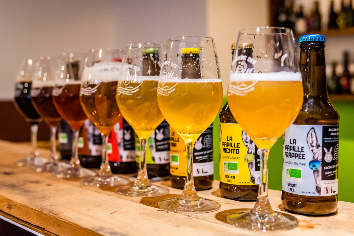La brasserie des Papi’lles propose une gamme diversifiée de bières artisanales et 100 % naturelles. 