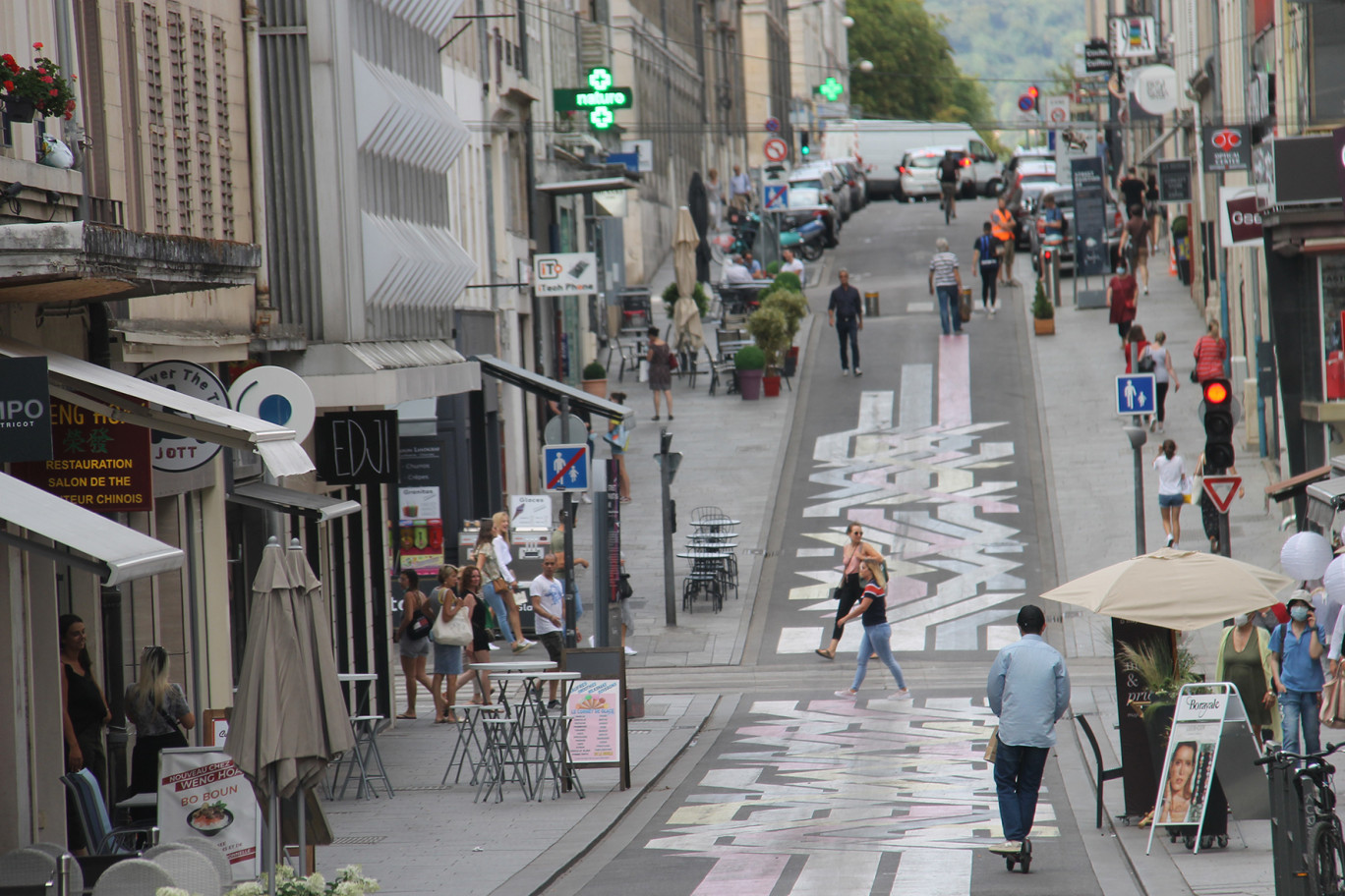 La Banque des Territoires mobilise un milliard d'euros pour relancer et transformer le commerce de centre-ville