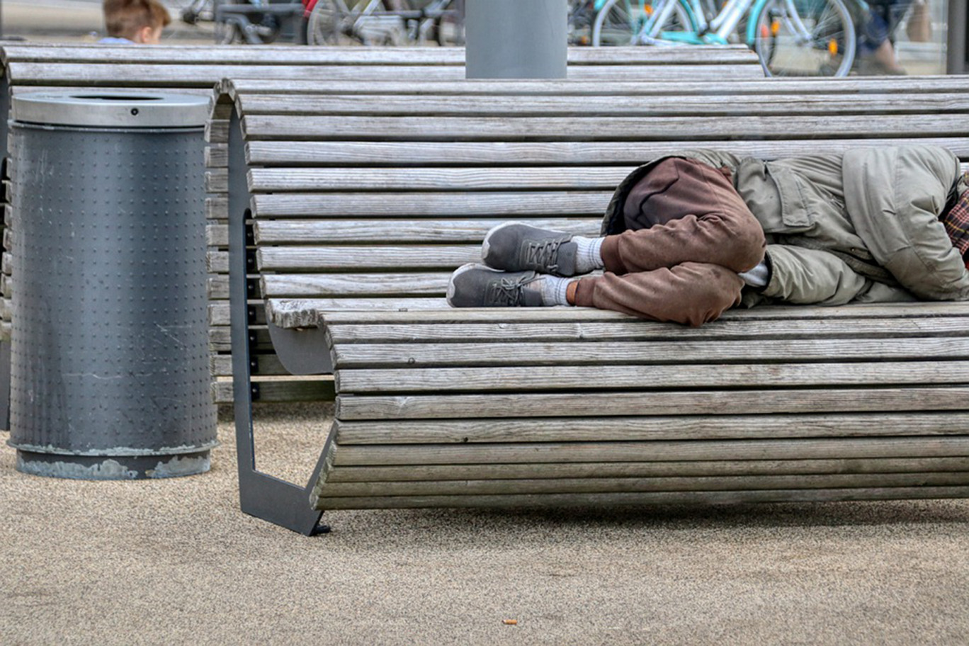 La pandémie frappe durement les populations déjà précaires et en plonge de nouvelles dans la pauvreté.