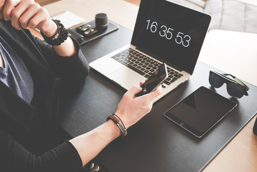 C’est l’été : quelles précautions prendre pour sécuriser son informatique ?